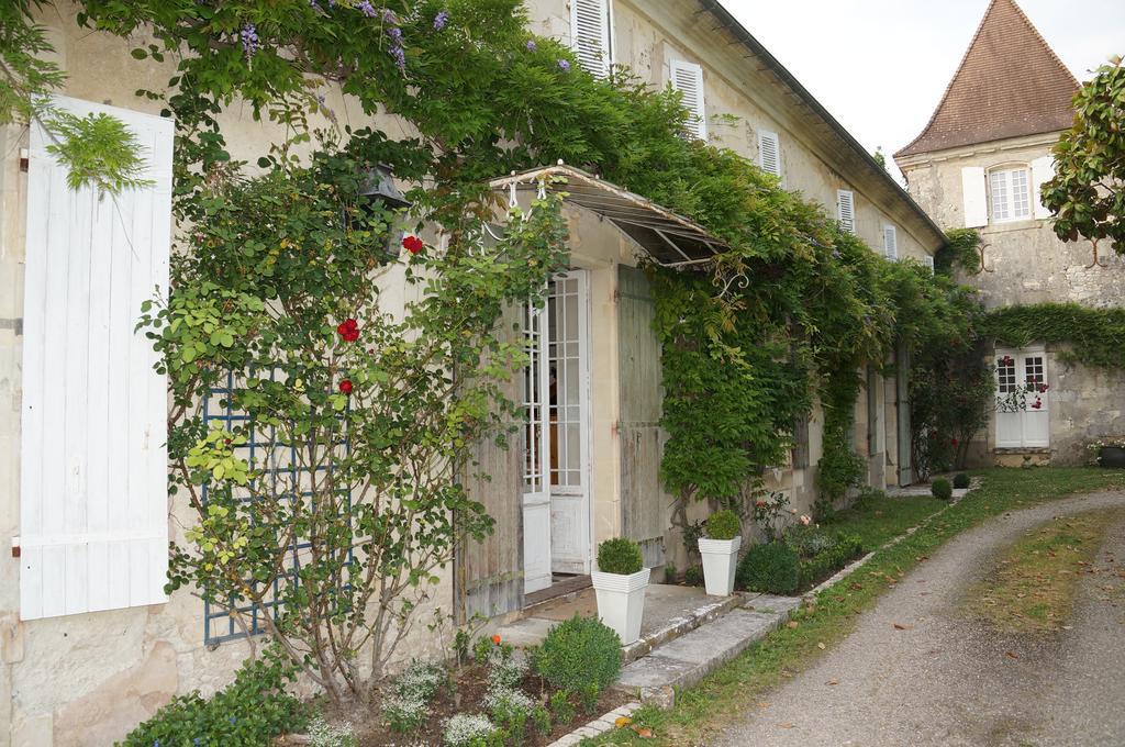 Chateau De Puyrigaud Bed & Breakfast Leoville Exterior photo